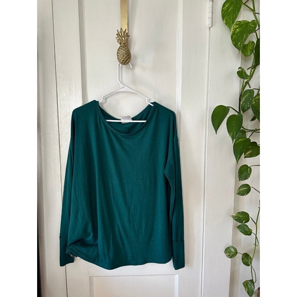 Serra Women’s size Medium blue long sleeve
